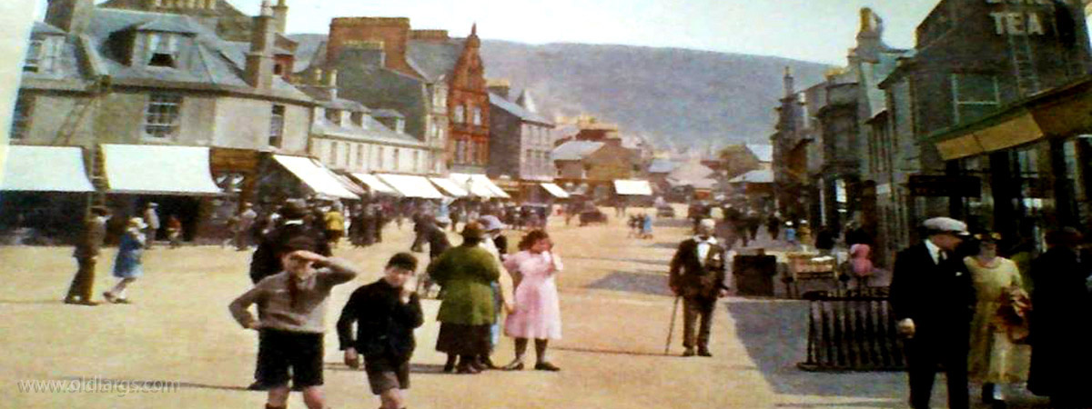 largs main street banner